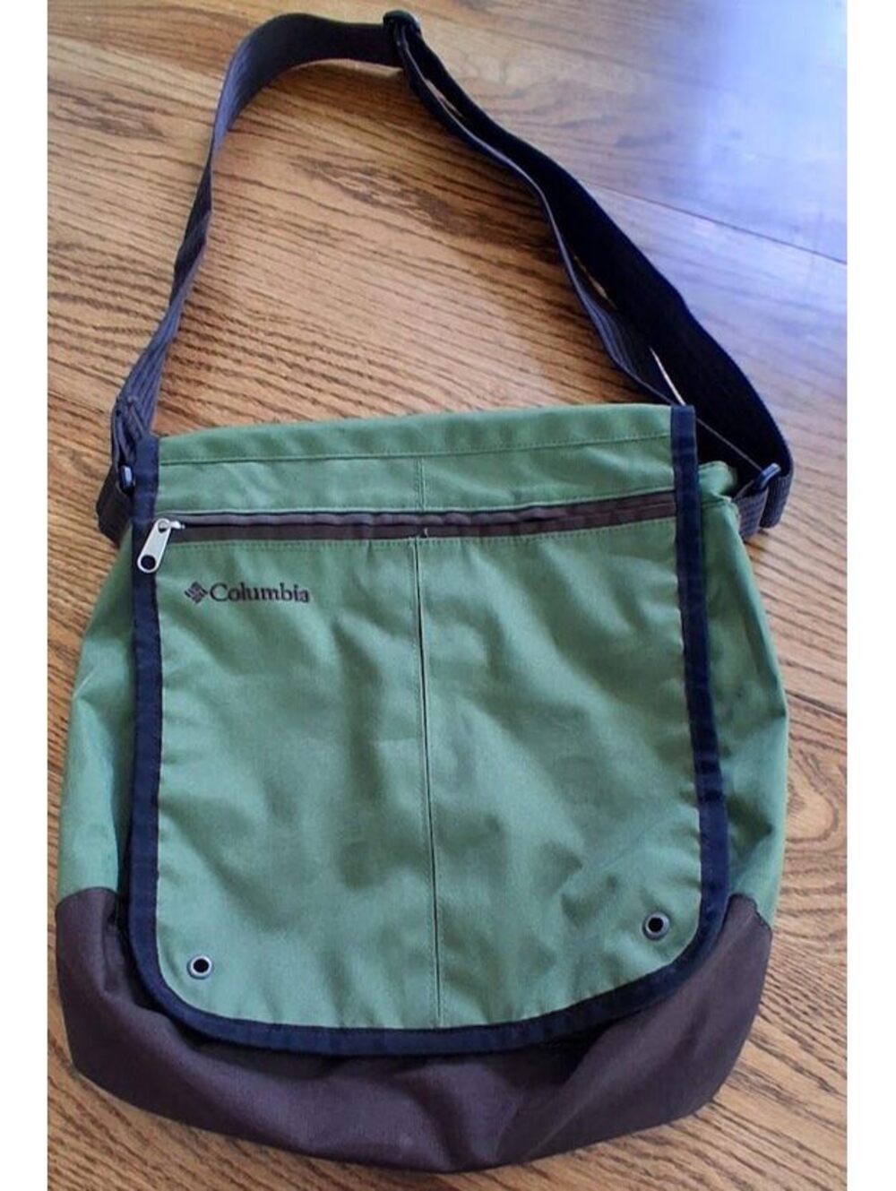 Columbia Green and Brown Crossbody Shoulder Bag